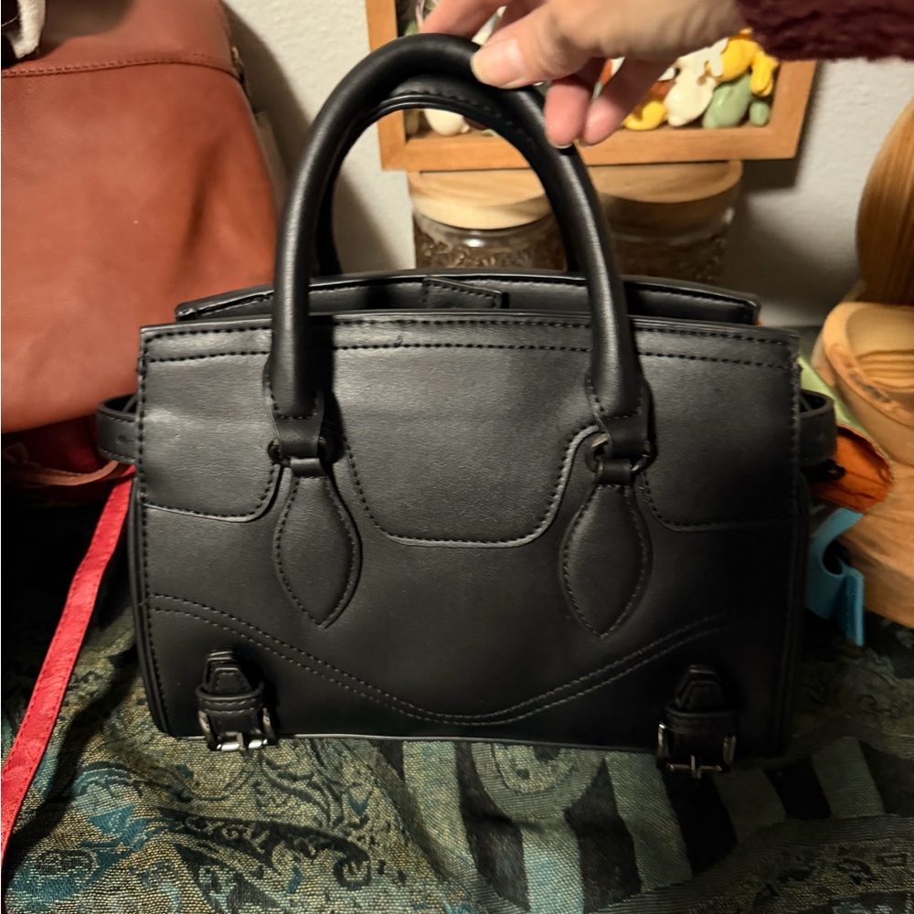 Steve Madden Elegant Black Satchel - Picture 4 of 5